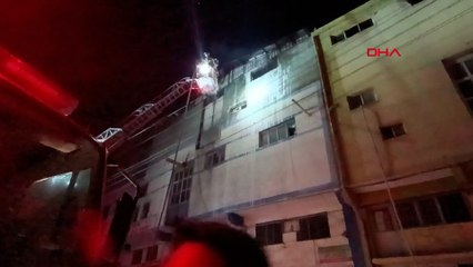 Gaziantep'te ayakkabı ve terlik imalathanesindeki yangın 4 saatte söndürüldü
