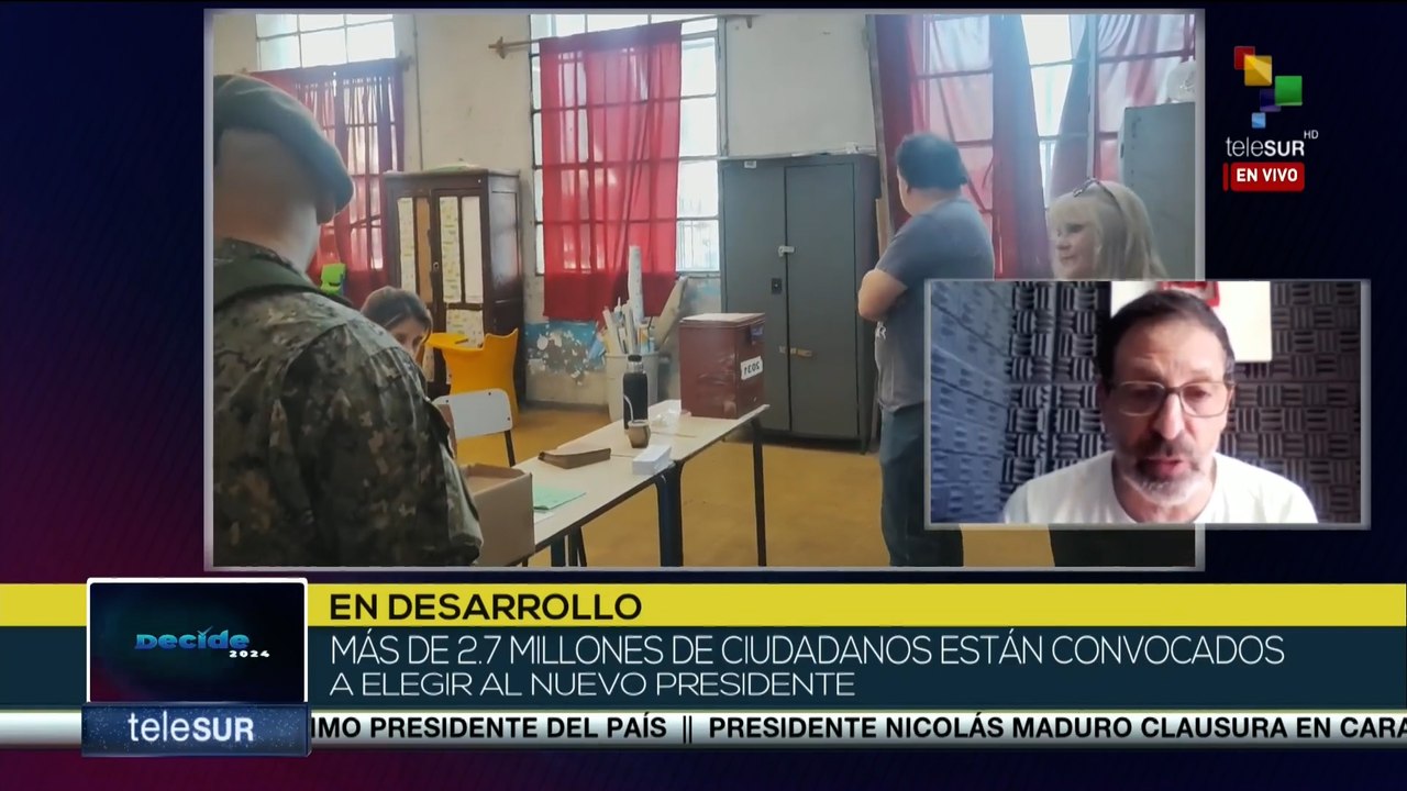 Ciudadanos uruguayos asisten a las urnas para decidir el futuro de su país