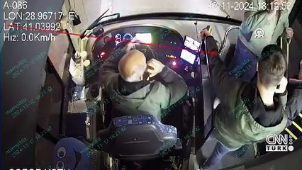 İETT otobüsüne kaldırım taşı fırlattı, şoför ölümden döndü