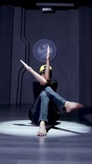 Person is performing an impressive tutting dance!