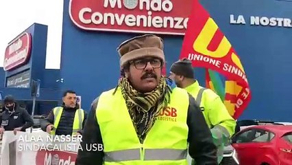 La protesta dei dipendenti della logistica davanti a Mondo Convenienza