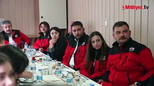 Gabar Dağı’nda 'çok özel' kutlama! Bakan Bayraktar şehit öğretmen Aybüke Yalçın Petrol Üretim Sahası’nda öğretmenlerle bir araya geldi