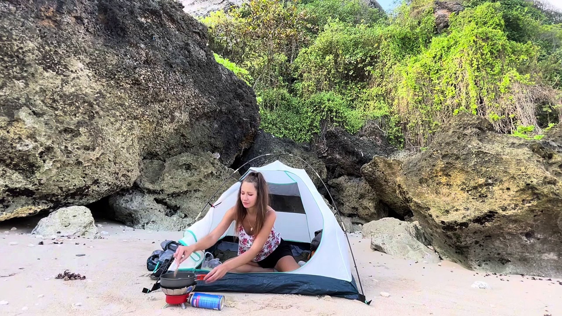 ⁣SOLO CAMPING GIRL🍍NIGHT CAMPING • RELAXING SOUNDS OF NATURE