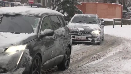 영국 폭풍에 4명 사망...침수·정전 잇따라 / YTN