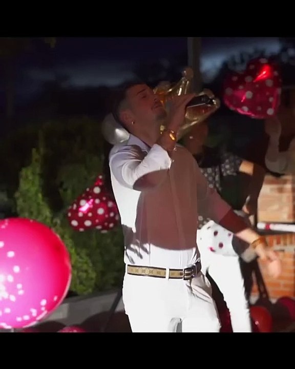 CROCY SARCHIELLO  'AFFACCETE A STU BALCONE