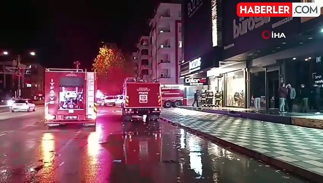 Gaziantep'te Çatı Katındaki Mobilya Deposunda Yangın