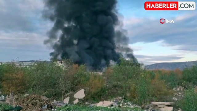 İzmir'de Plastik Kasa Fabrikasında Büyük Yangın