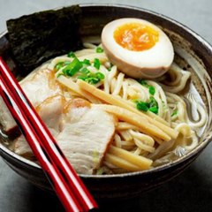 ជីវិតសាមញ្ញពិតៗ! ហូបតែម្ហូបដដែលៗ ពាក់ខោអាវដដែលៗជាង ១៥ ឆ្នាំ ព្រោះមិនចង់គិតច្រើននាំតែឈឺក្បាល