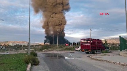 İzmir'de plastik fabrikasında yangın