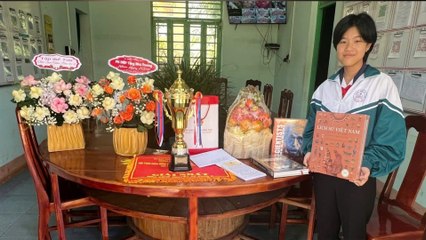 Học sinh ưu tú bất ngờ được nhận thư và quà của Bộ trưởng GD&ĐT