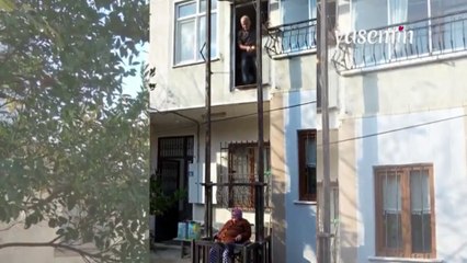 Hastalığı nedeniyle dışarı çıkamayan eşi için asansör yaptı! Ordu'da yaşayan 72 yaşındaki Durdu Okur...