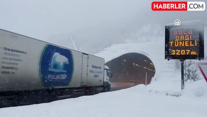 Bolu ve Düzce'de Yoğun Kar Yağışı Etkili Oluyor