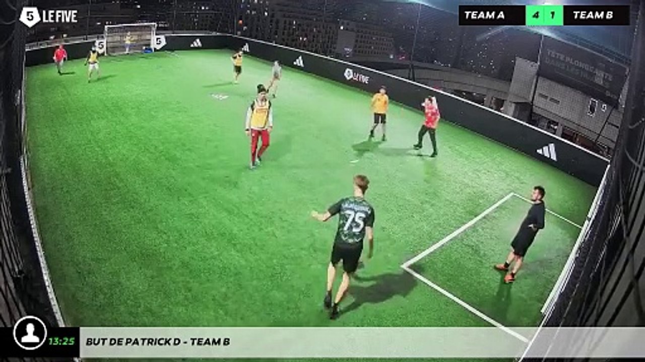 But de Patrick D - Team B