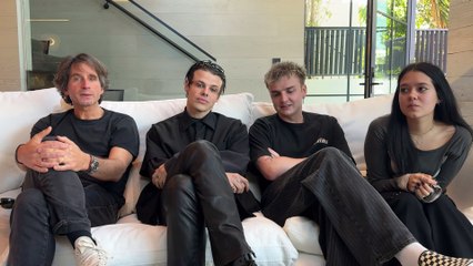 Doncaster music star Yungblud has won the prestigious Fan Champion Award