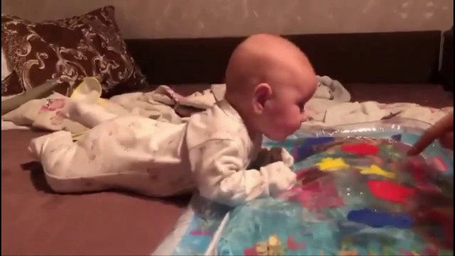 Малюська с первых дней.