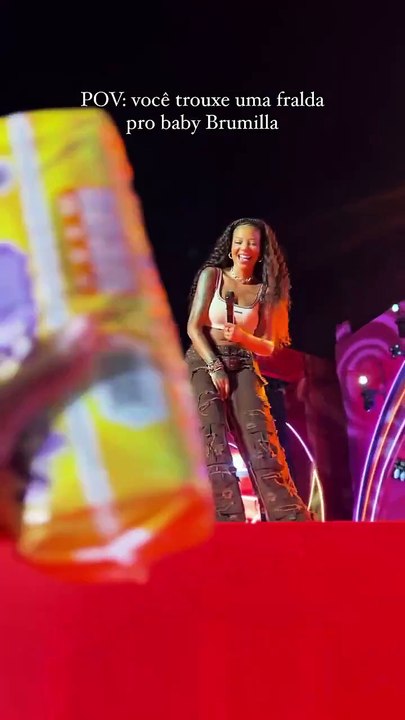 Ludmilla ganha pacote de fraldas no Numanice