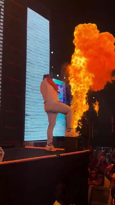 Major RD se queima durante show em festival no Rio