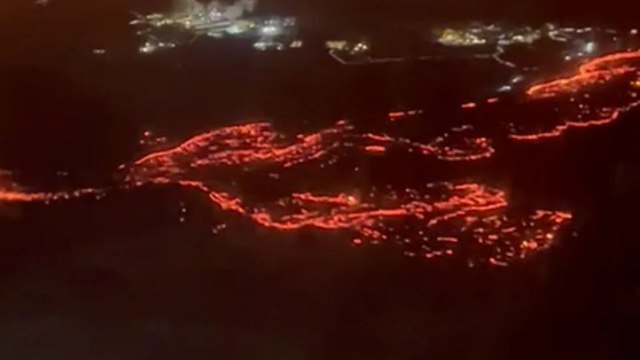 Man aboard airplane shares surreal view of erupting volcano in Iceland