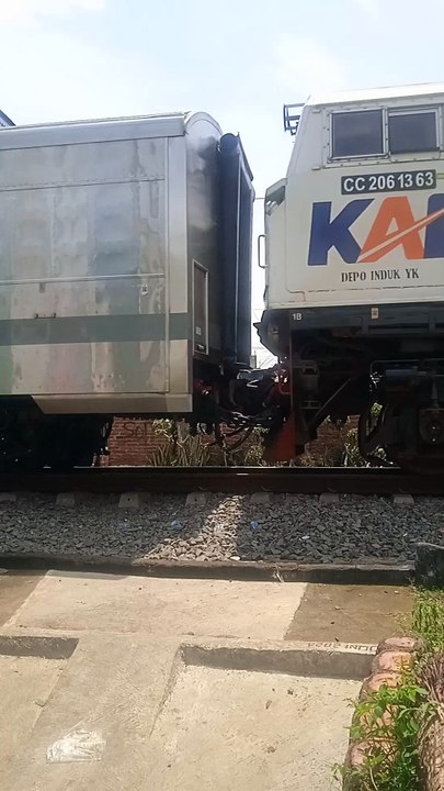 Kereta api sore
