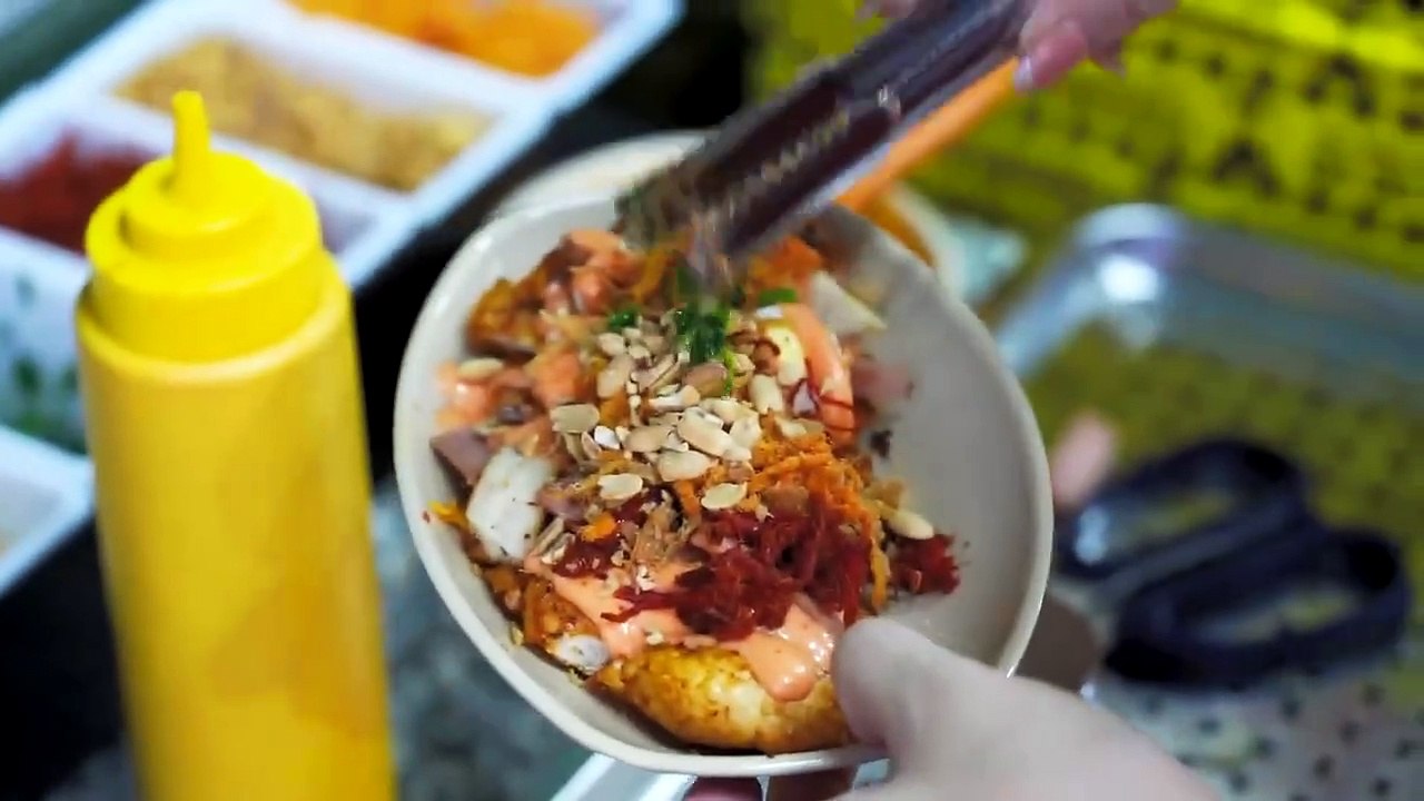 Famous Global ! Can't Get Enough with Vietnamese Banh mi_ BEST Street Food Compilation 2024 - Street Food Travel (720p, h264, youtube)