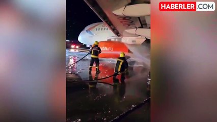 Antalya'ya inişte yanan Rus uçağının tahliye anları film sahnelerini aratmadı