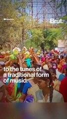 Red chilli powder, devotees and a ritual