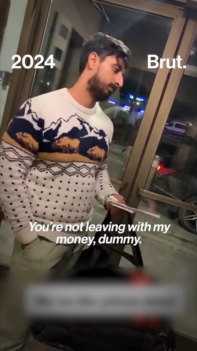 Pizza delivery guy harassed by customer