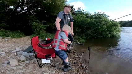 2,500 mile Fishing Adventure - PART 2 Fishing Mississippi!