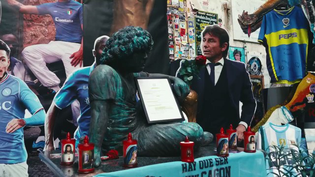 Homenaje del Napoli a Maradona