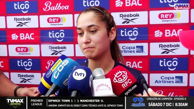 Rosario Vargas y Aldrith Quintero jugadoras de la selección mayor femenina de Panamá