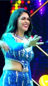 Mrunal Thakur Hot Vertical Edit Video | Actress Mrunal Hottest Dance Video