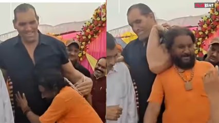 Khali ने Dhirendra Shastri की पदयात्रा में साधु को चोटी से पकड़कर चौंकाया, कहा 'पहले हमारा सनातन...'