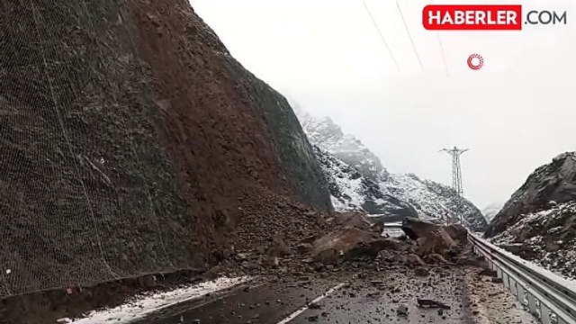 Artvin-Yusufeli Karayolu Heyelan Nedeniyle Ulaşıma Kapandı