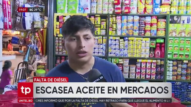 Sube el precio del aceite en mercados y comerciantes señalan que no llega con regularidad