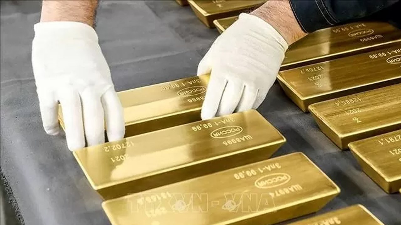 📉 Giá vàng thế giới "tụt không phanh", mất tới gần 100 USD/ounce chỉ trong 24 giờ | VTC Now