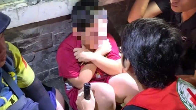 Giải cứu kịp thời một cháu bé bị điện giật trong vụ cháy nhà ở ngõ hẻm tại TPHCM | VTC Now