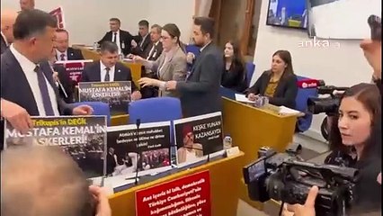 CHP'li vekillerden, Bakan Güler’e 'teğmenler' protestosu