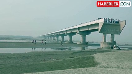 Hindistan'da bir araç tamamlanmamış köprüden düştü: 3 ölü