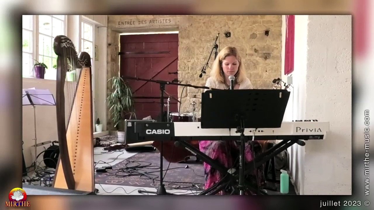 ENFANTS DE LÀ performed by MIRTHE, piano & vocals, live 2023, France, Brittany