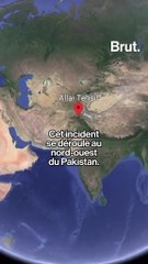 Au Pakistan, 6 enfants sont bloqués dans un téléphérique depuis plusieurs heures.