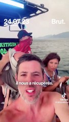 Il évacue les personnes des plages cernées par les flammes en Algérie