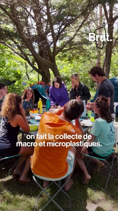 Sur ce drôle d'engin, ils font le tour de la Corse pour alerter sur la pollution plastique