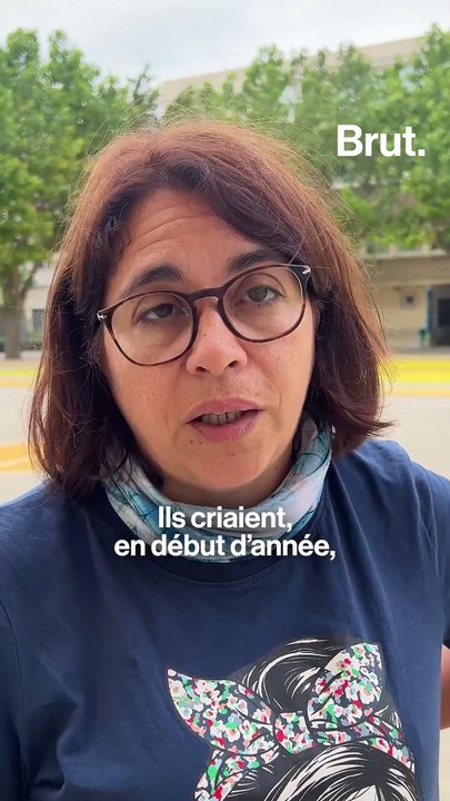 Ils sont en CM1 et ils chantent sur la scène du...