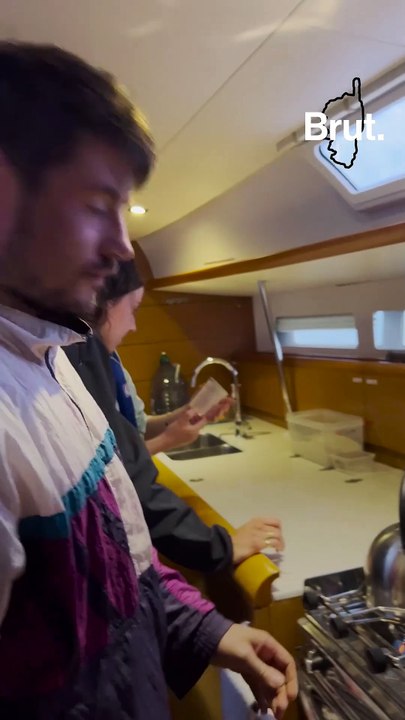 Ils relient le continent à la Corse en voilier pour voyager autrement