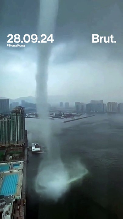 Les images spectaculaires d'une "trombe marine" dans le port de Victoria à Hong Kong