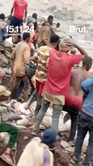 Une montagne s'effondre, révélant de grandes quantités de cuivres.