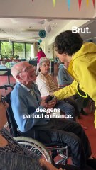 Elle fait le tour de France des Ehpad pour distribuer des lettres