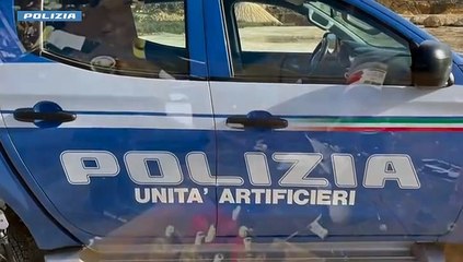 Il video delle bombe carta a Catania nel garage