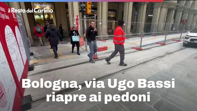 Bologna, via Ugo Bassi riapre ai pedoni: il video