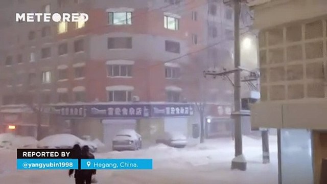 A massive snowstorm blankets Hegang, China
